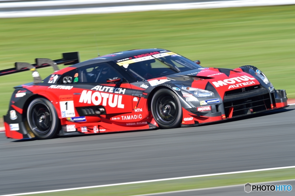 #1 「MOTUL AUTECH GT-R」