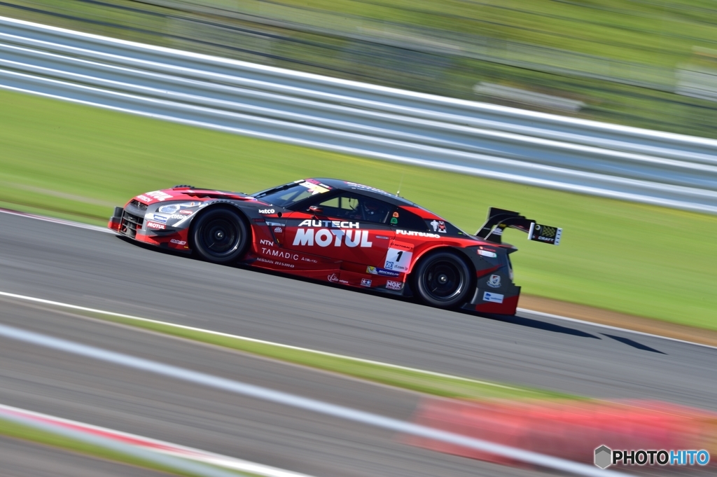 #1 「MOTUL AUTECH GT-R」