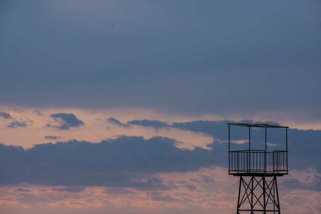 高台と夕焼け空