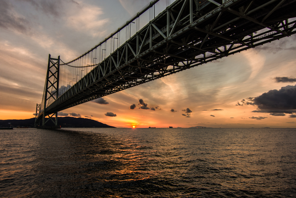 夕景明石海峡大橋