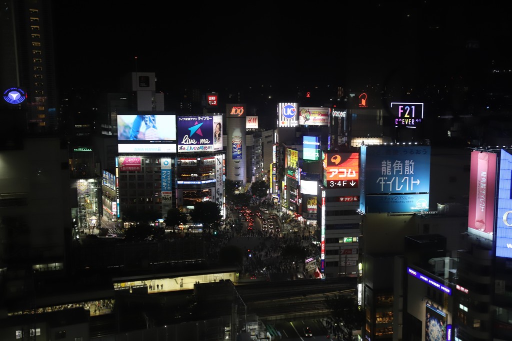 眠らない都会
