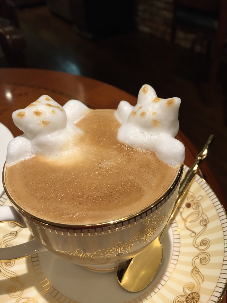 コーヒーの渦に溶けそうでも
