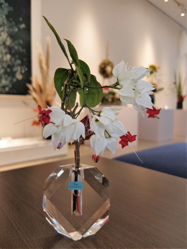 花展の中の飾り花