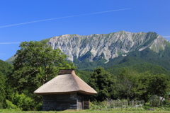 御机の茅葺き小屋