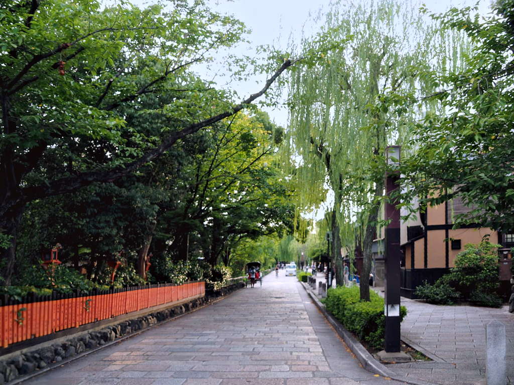 祇園 白川南通