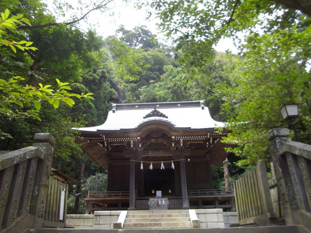 002 (3) 御霊神社のお社