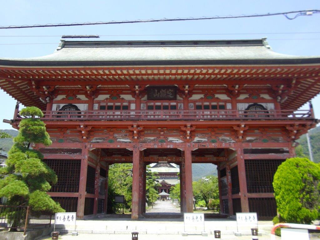 甲斐義光寺　山門
