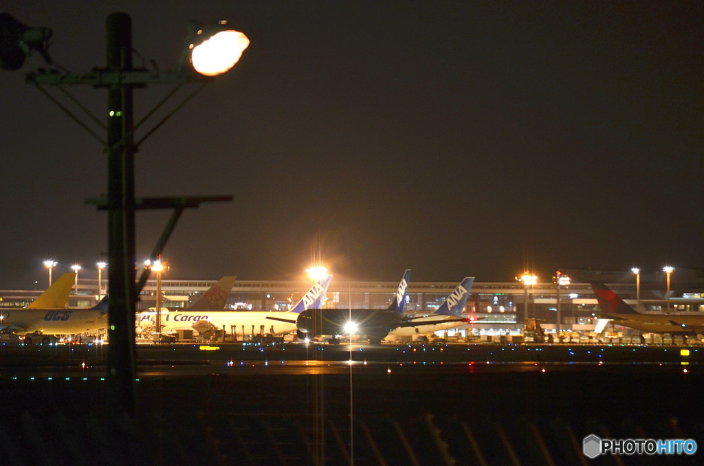 成田空港の夜