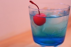 ブルーハワイ色の飲みもの
