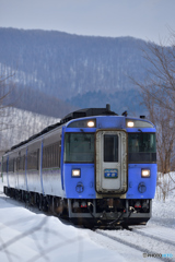 特急大雪　雪の山岳線へ