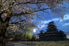 夜明け前の松本城