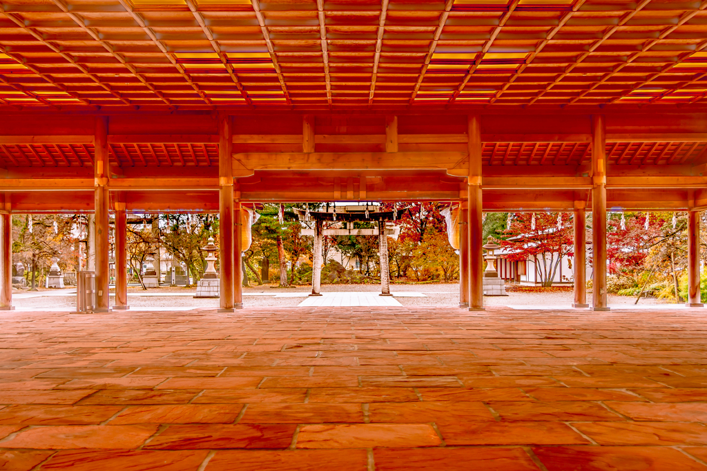 拝殿　護国神社