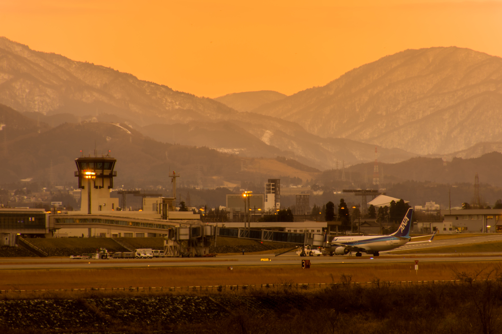 元日　富山空港