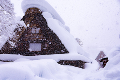 豪雪の山里