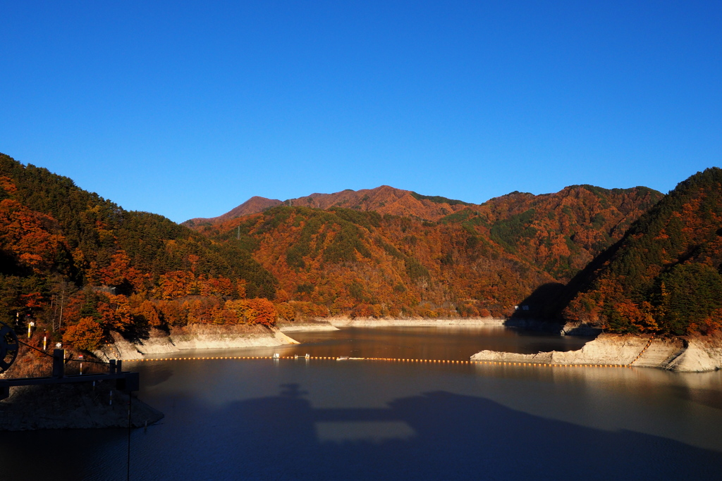 ダム湖