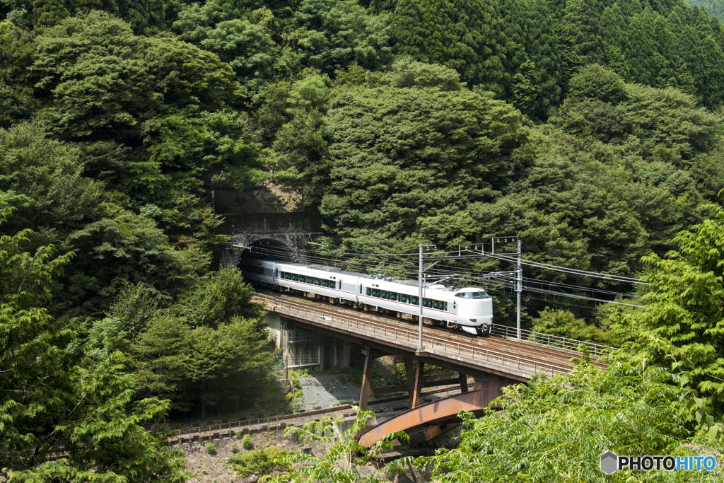 鉄橋を渡る