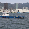 神戸港を疾走するタグボート