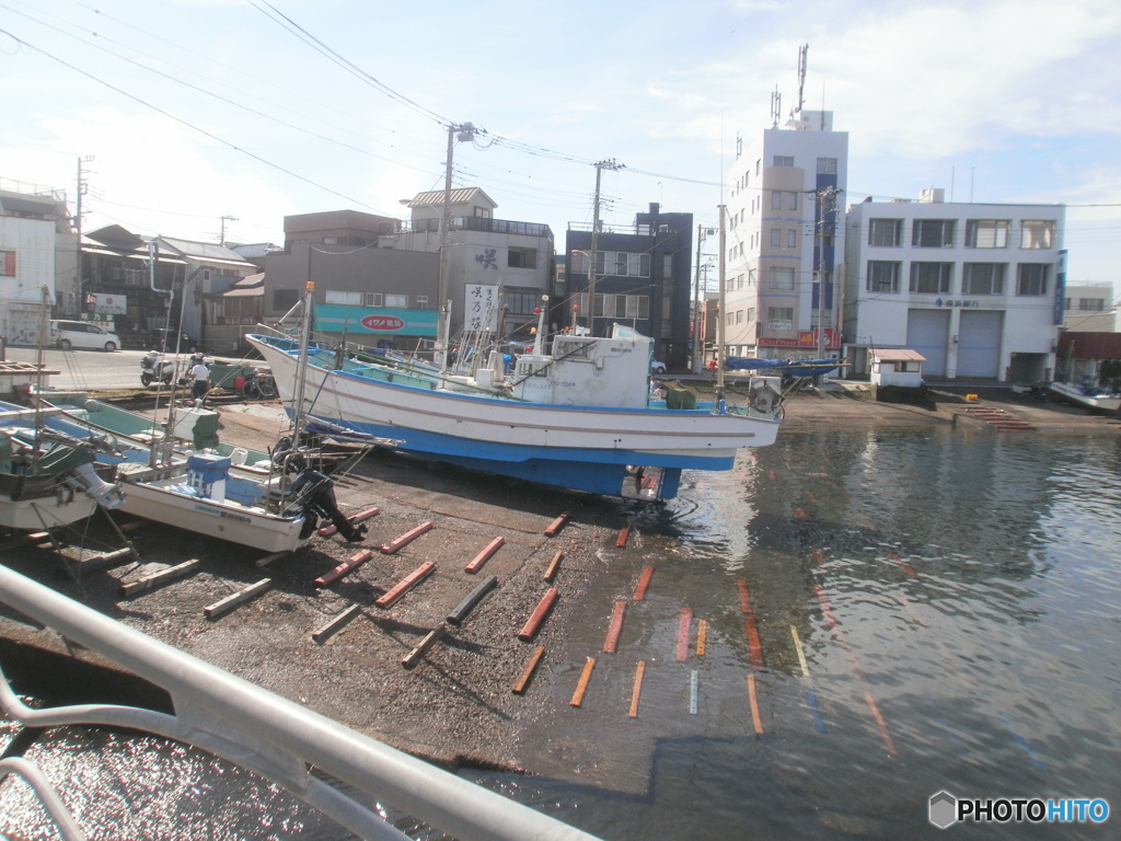 夏の漁港