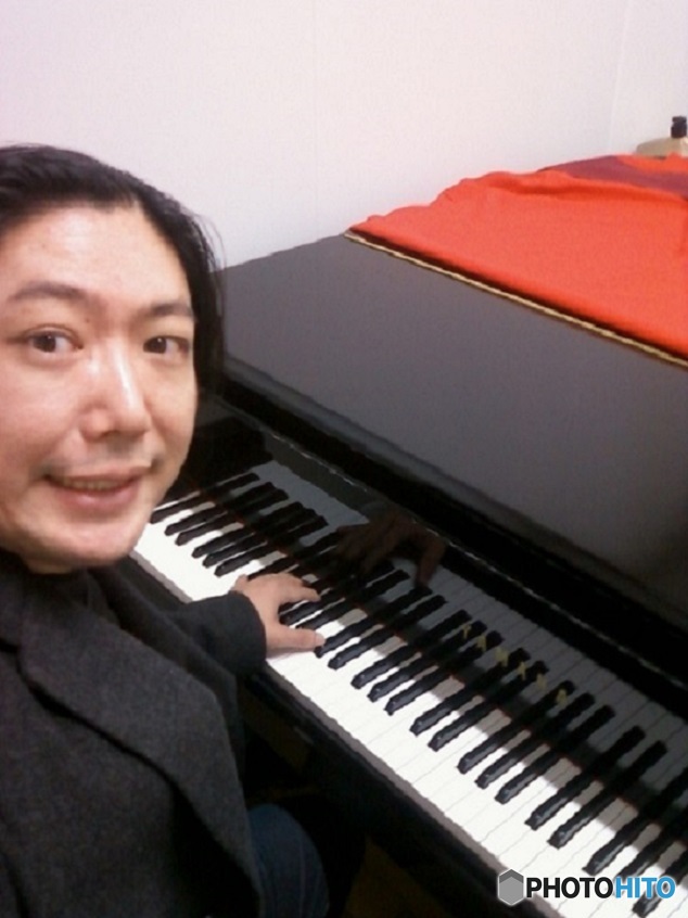 Hideo Ishihara With Grand Piano