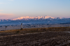 朝焼けの飯豊山