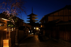 京の夜　法観寺五重塔２