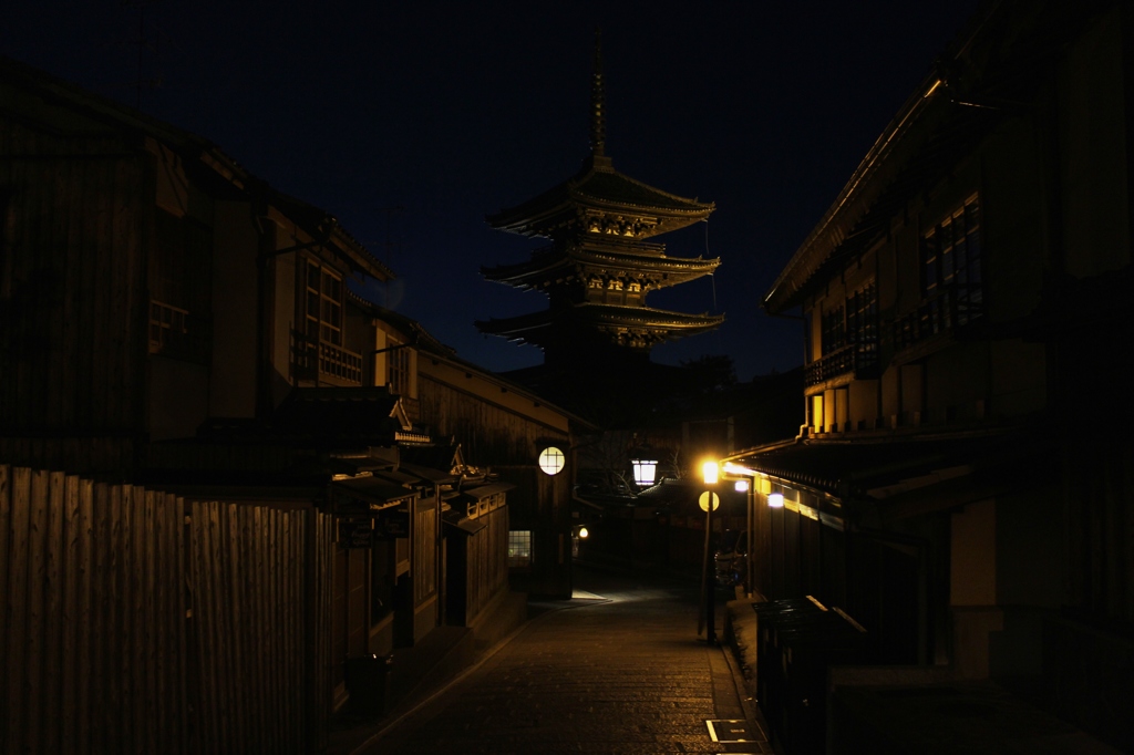 京の夜　法観寺五重塔３
