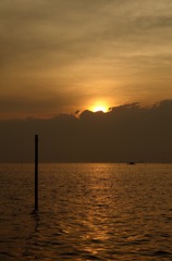 梅雨の合間の夕陽