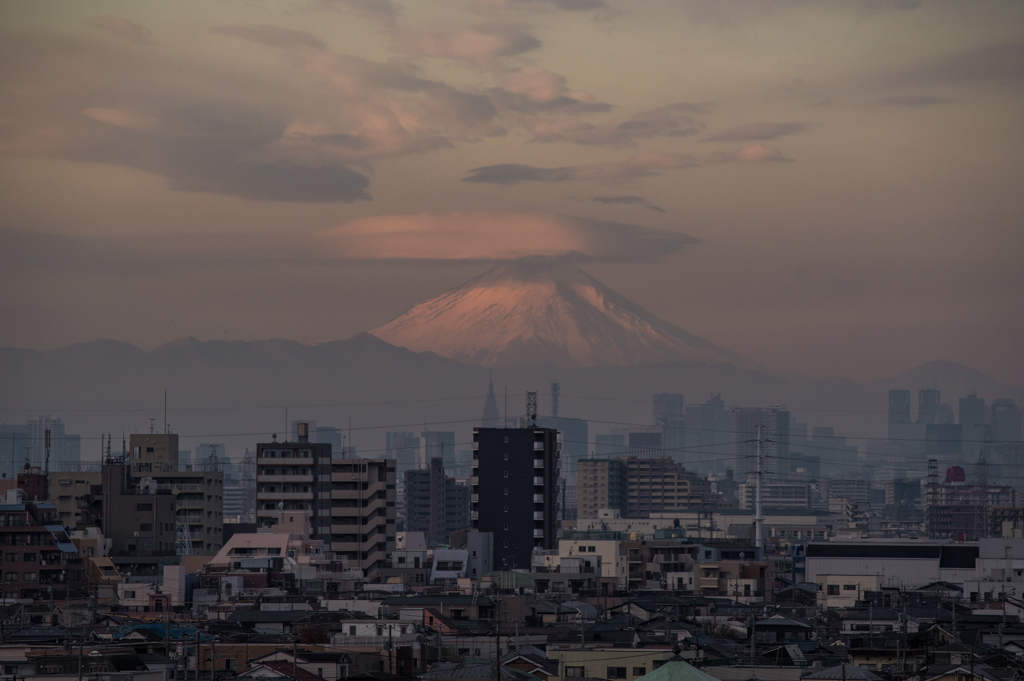 染まる笠雲
