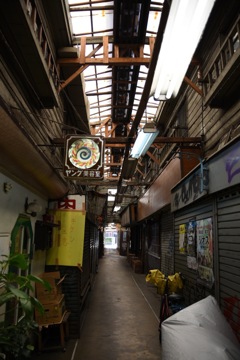 赤坂門市場