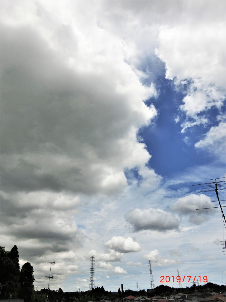 今日は晴れ間も見えて…