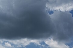 雨雲　夏空