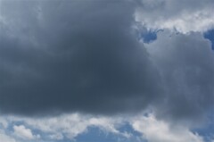 雨雲　夏空