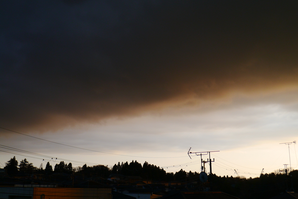 不穏な雲