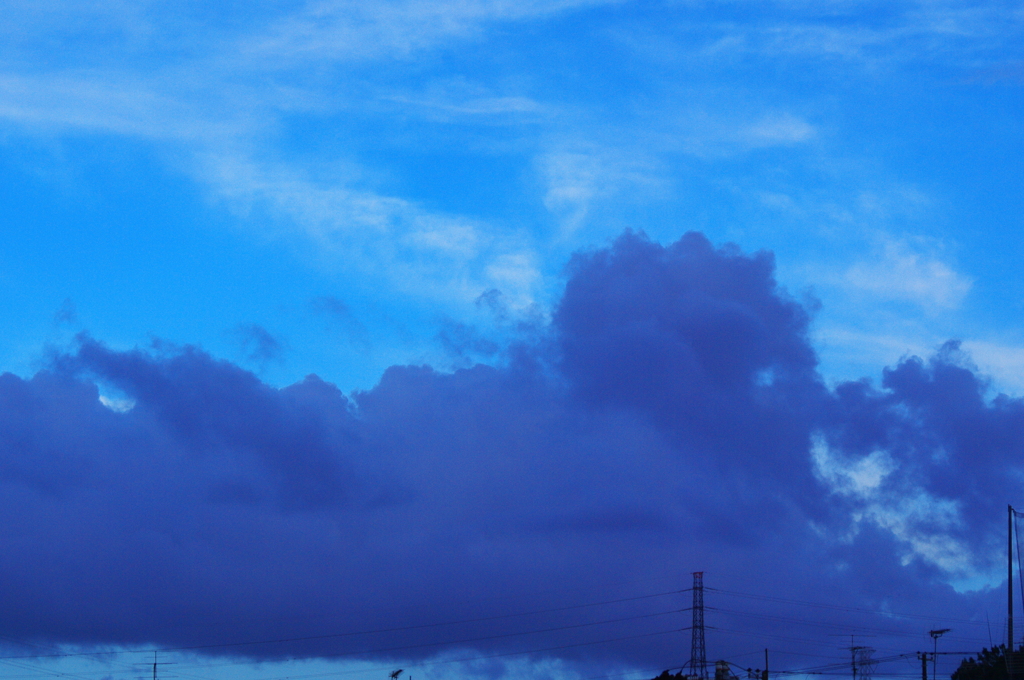 雲百態…遠くの雨雲
