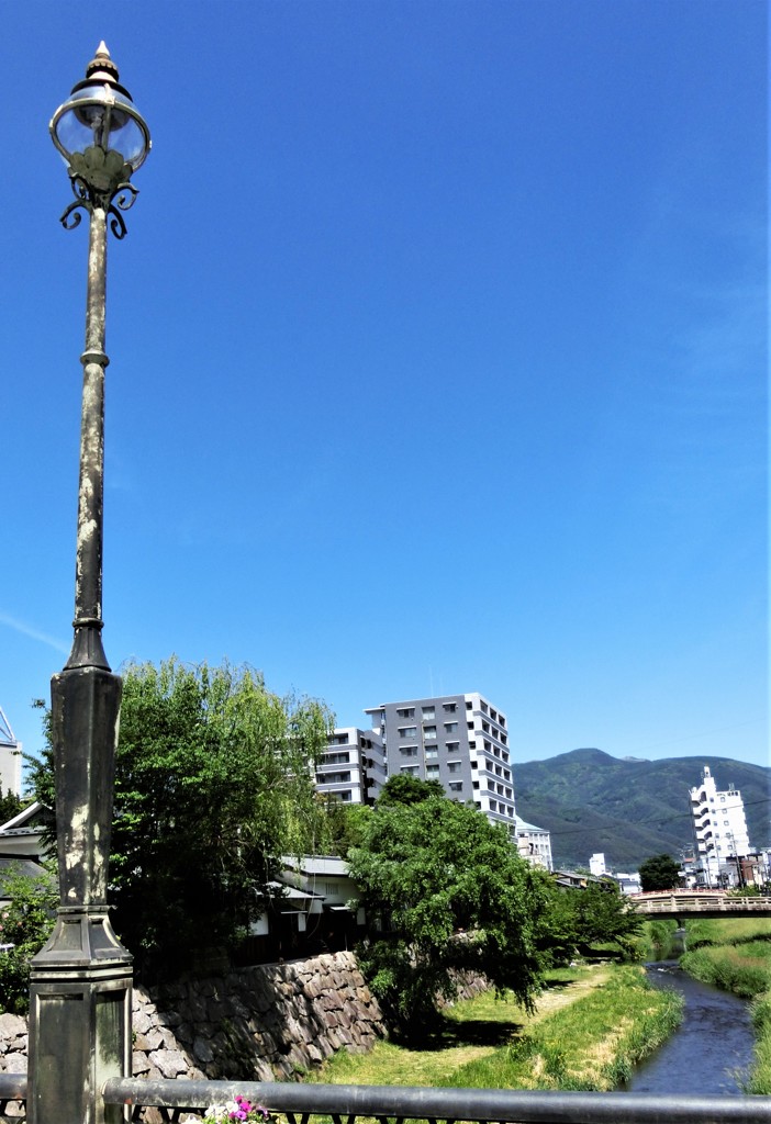 突き抜ける青空