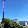 突き抜ける青空