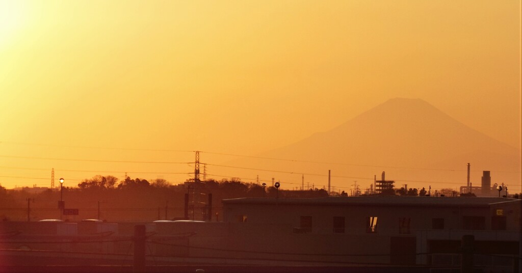 霞む…風が強い夕暮れ