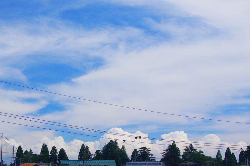 遠くの夏雲
