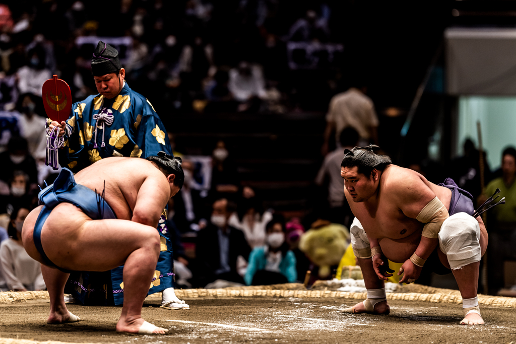 まもなく「誕生」