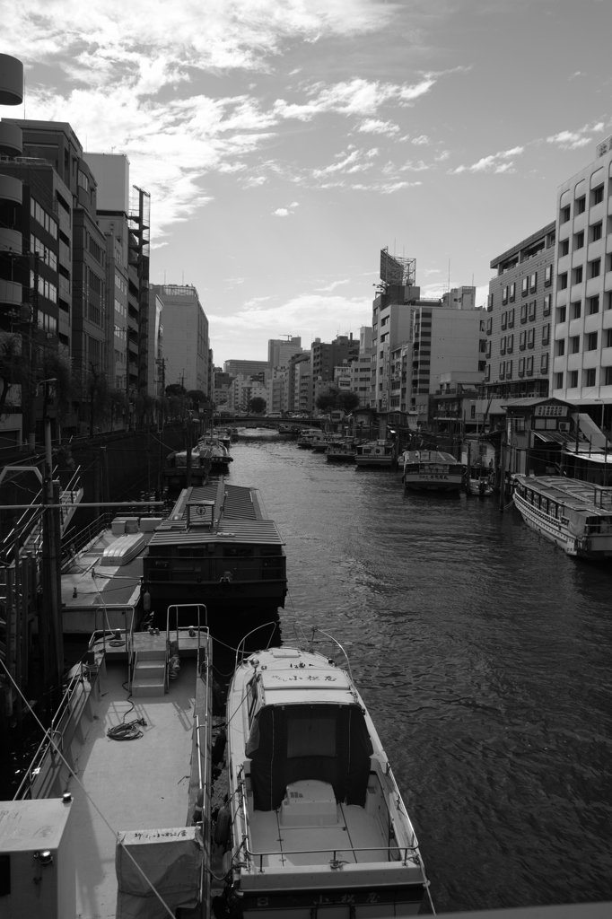 神田川と釣船