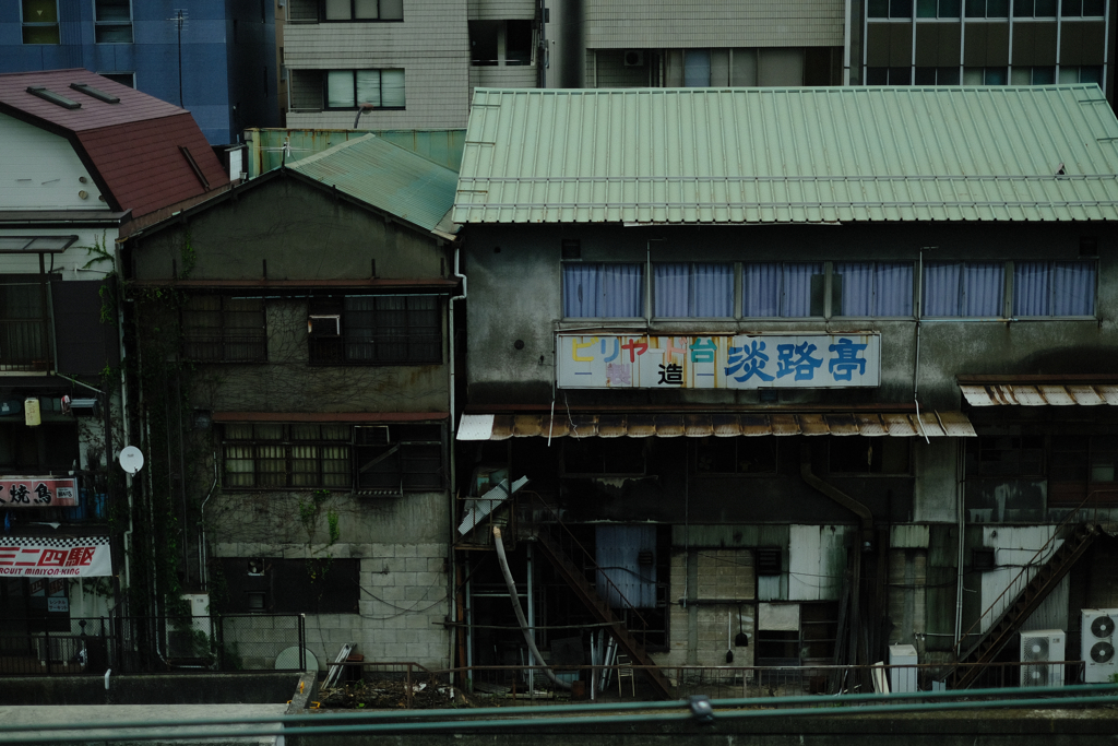 電車の窓からパシリと．．．