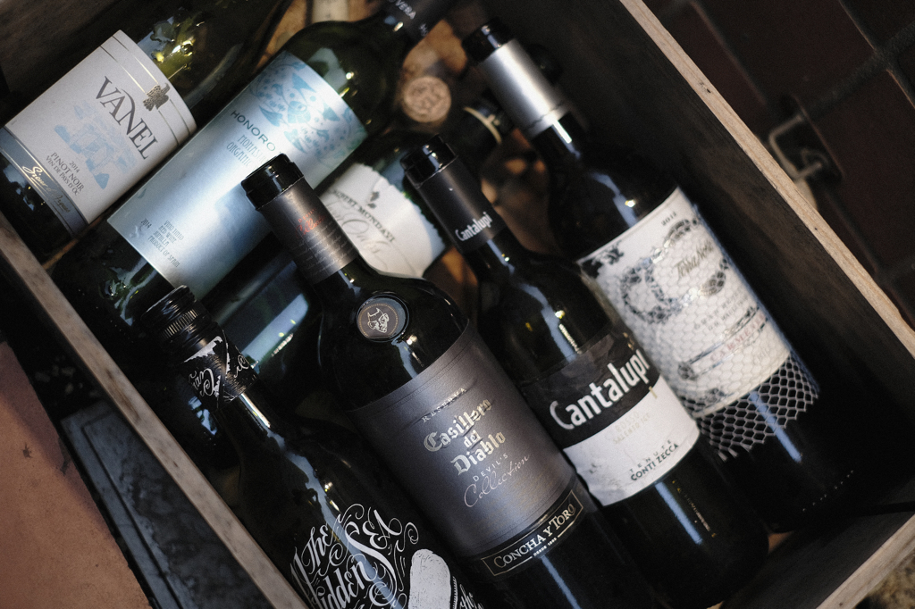 新宿のバー前にて