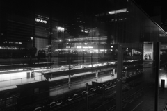 夜の新宿駅