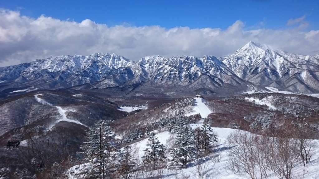 青空の戸隠連峰