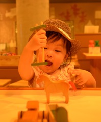 おもちゃ遊びの我が子