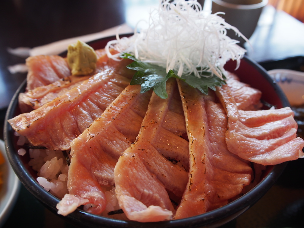 大トロ炙り丼