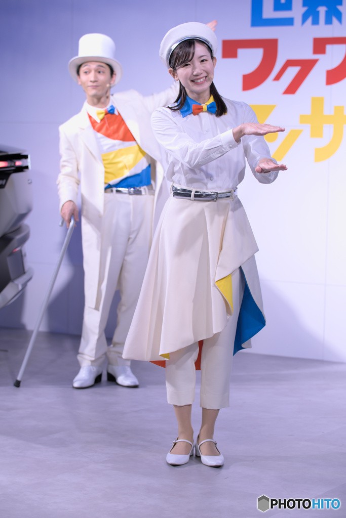 札幌モビリティーショー⑨スズキのステージのお兄さんお姉さん