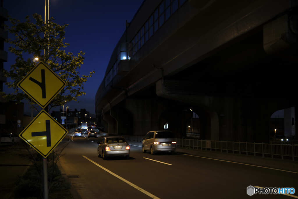 夕暮れの札幌新道①