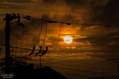 住宅街に沈む夕日