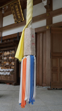 滝までの神社にて